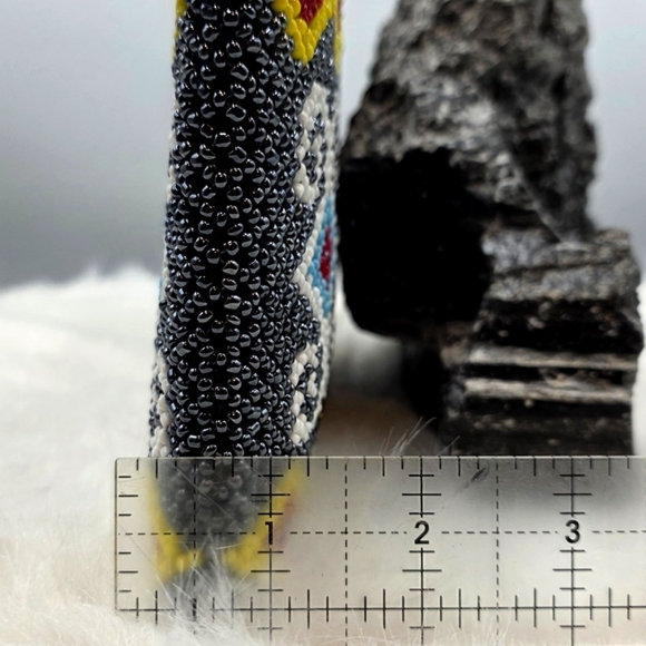 Handbeaded Blue White Yellow Diamonds Native American Zip Closure Medium Clutch - Picture 8 of 10